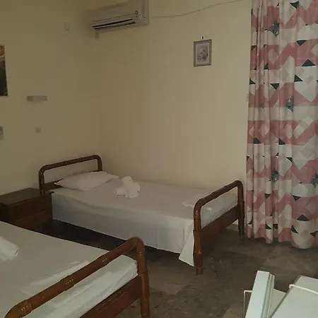 Pansion Marousa アパート