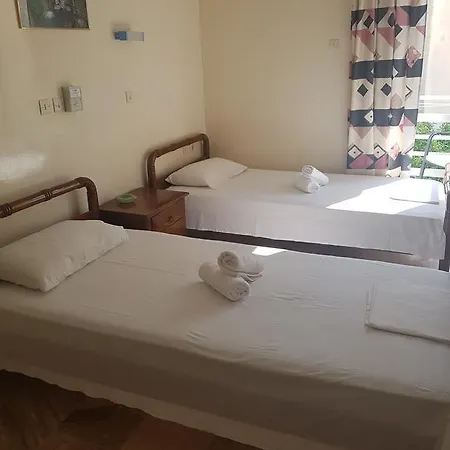 アパート Pansion Marousa *