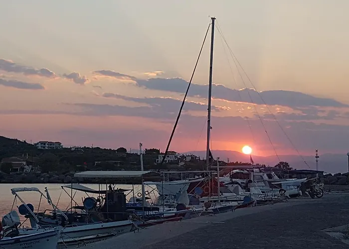 Pansion Marousa Μέθανα